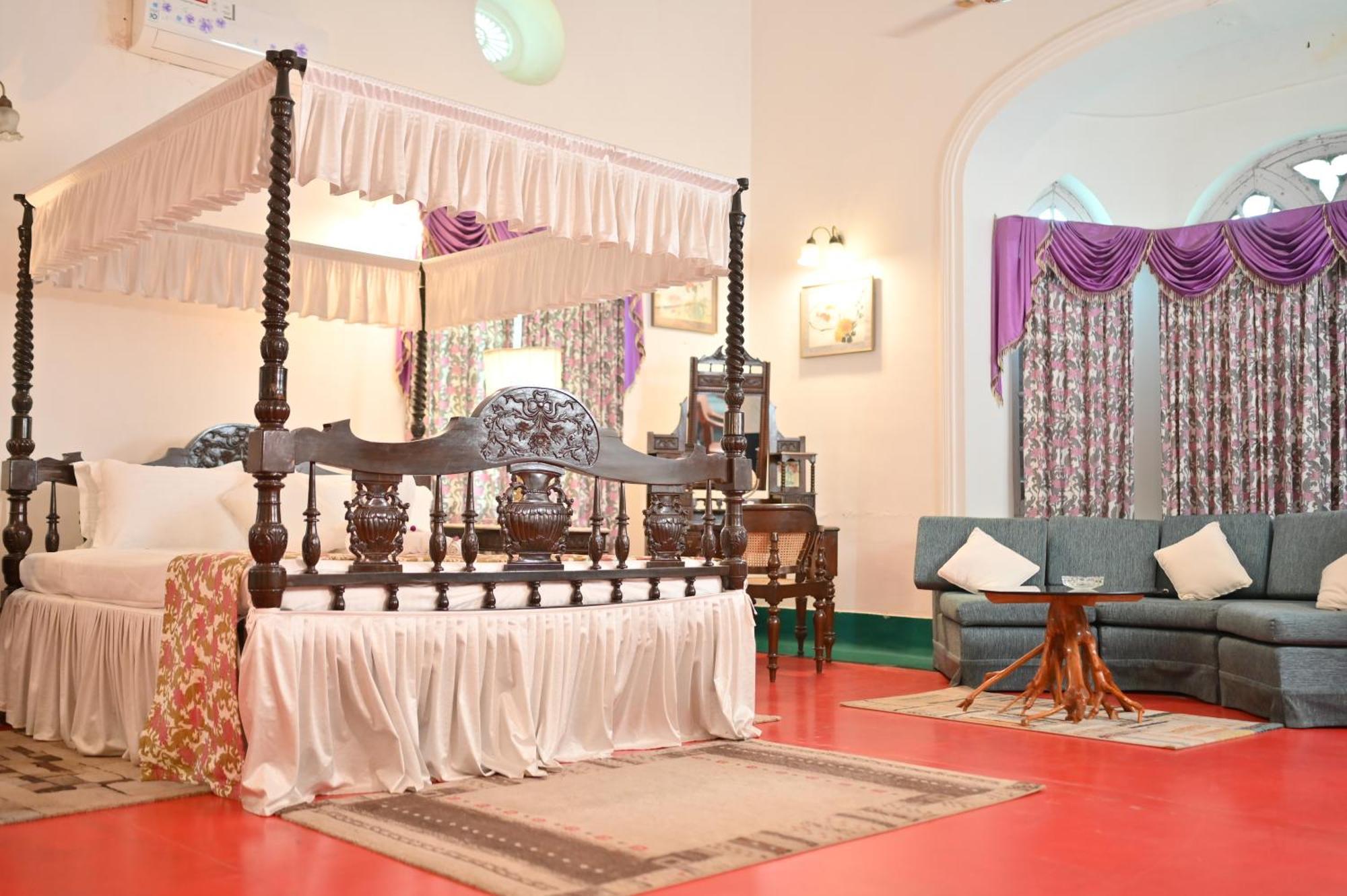 Thengal Manor Hotel Jorhat Luaran gambar