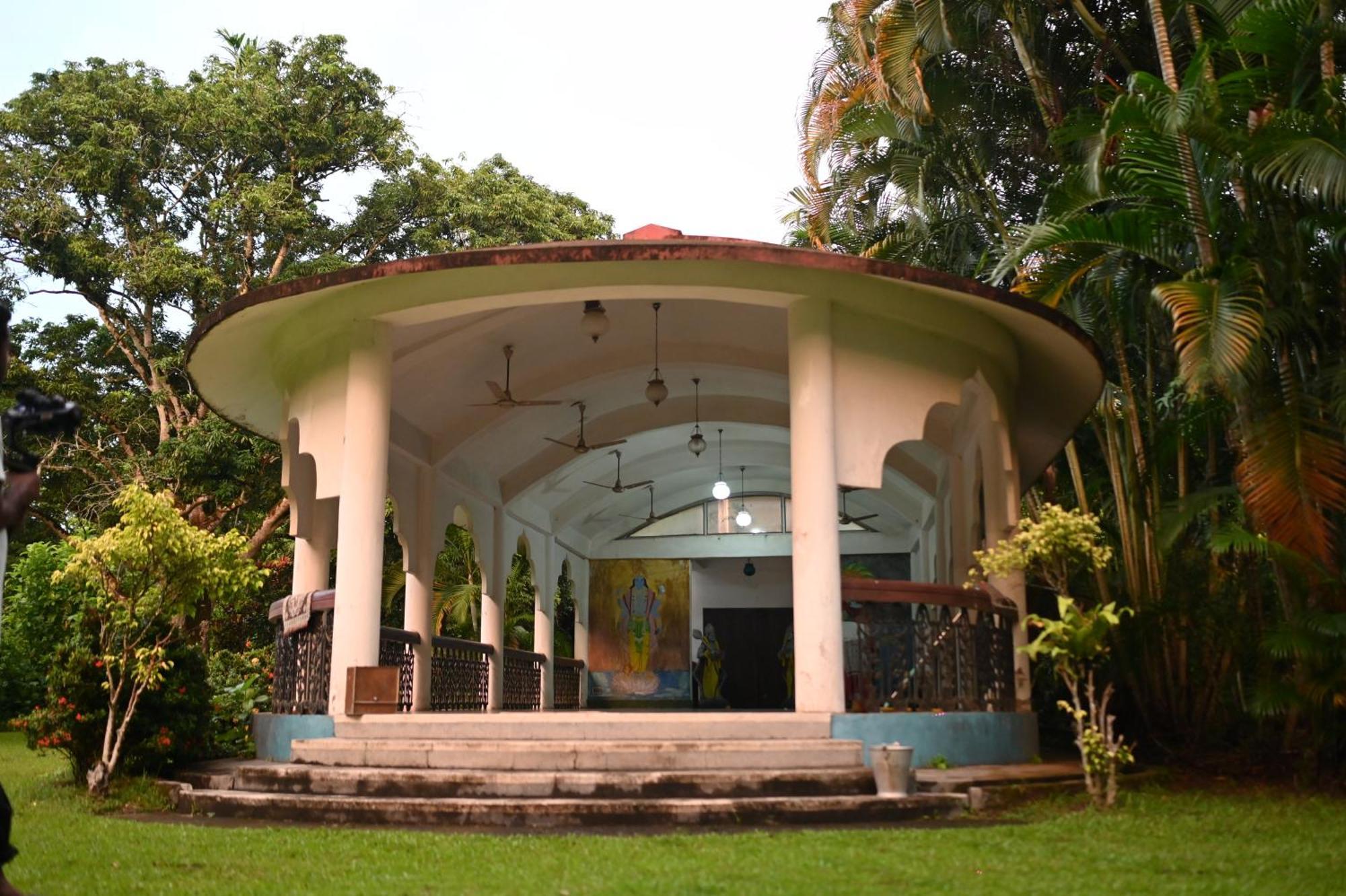 Thengal Manor Hotel Jorhat Luaran gambar