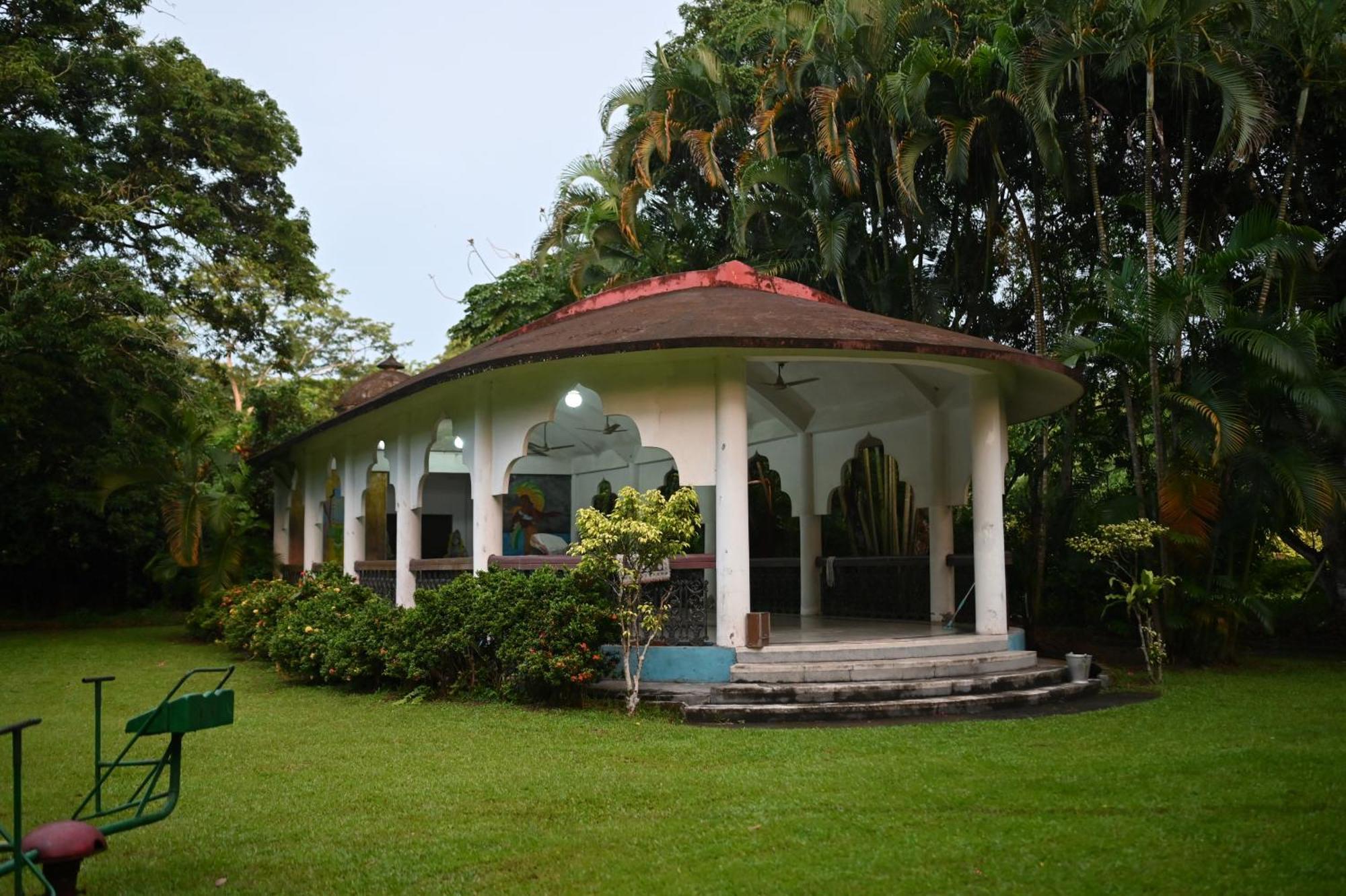Thengal Manor Hotel Jorhat Luaran gambar
