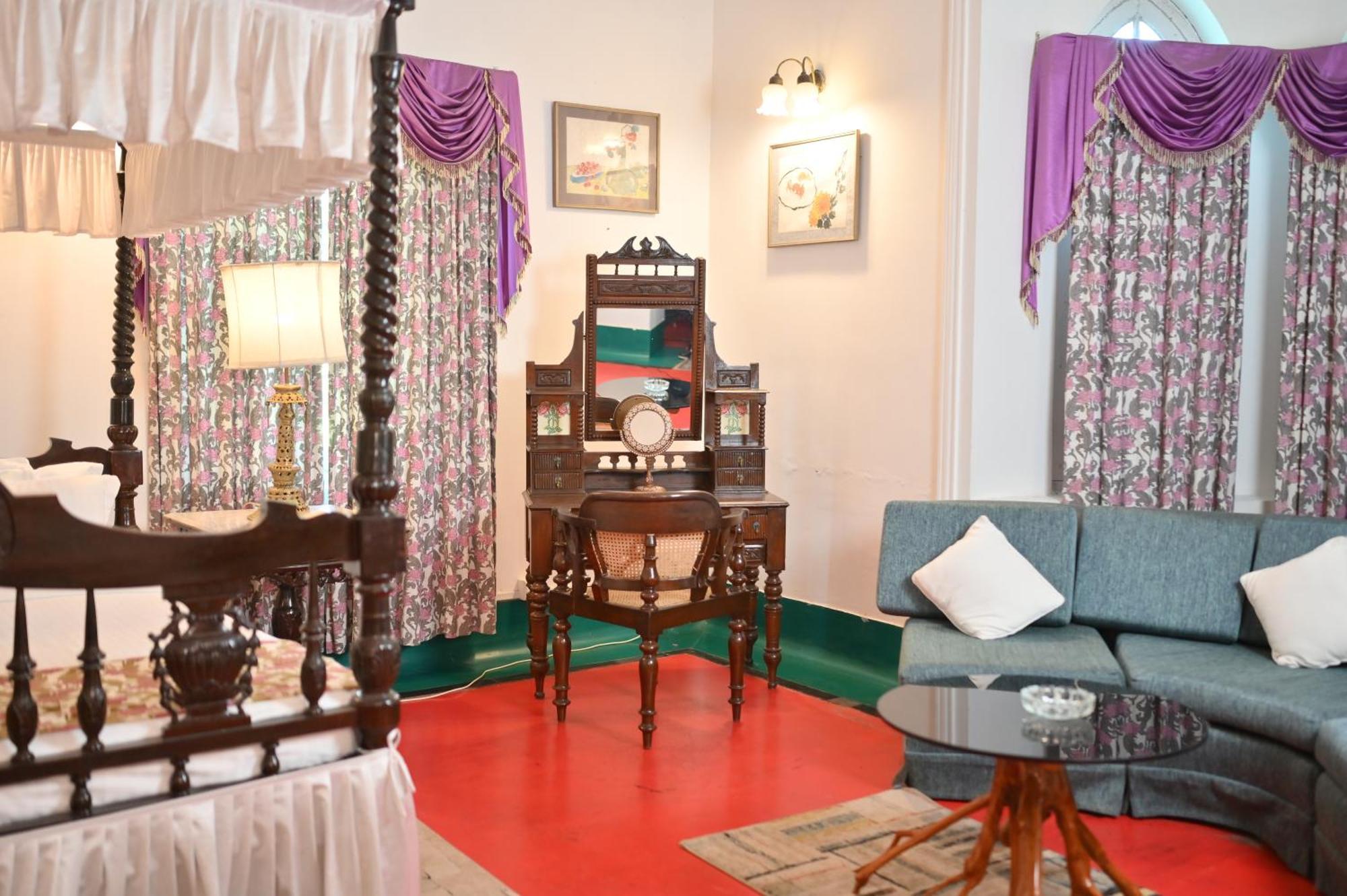Thengal Manor Hotel Jorhat Luaran gambar