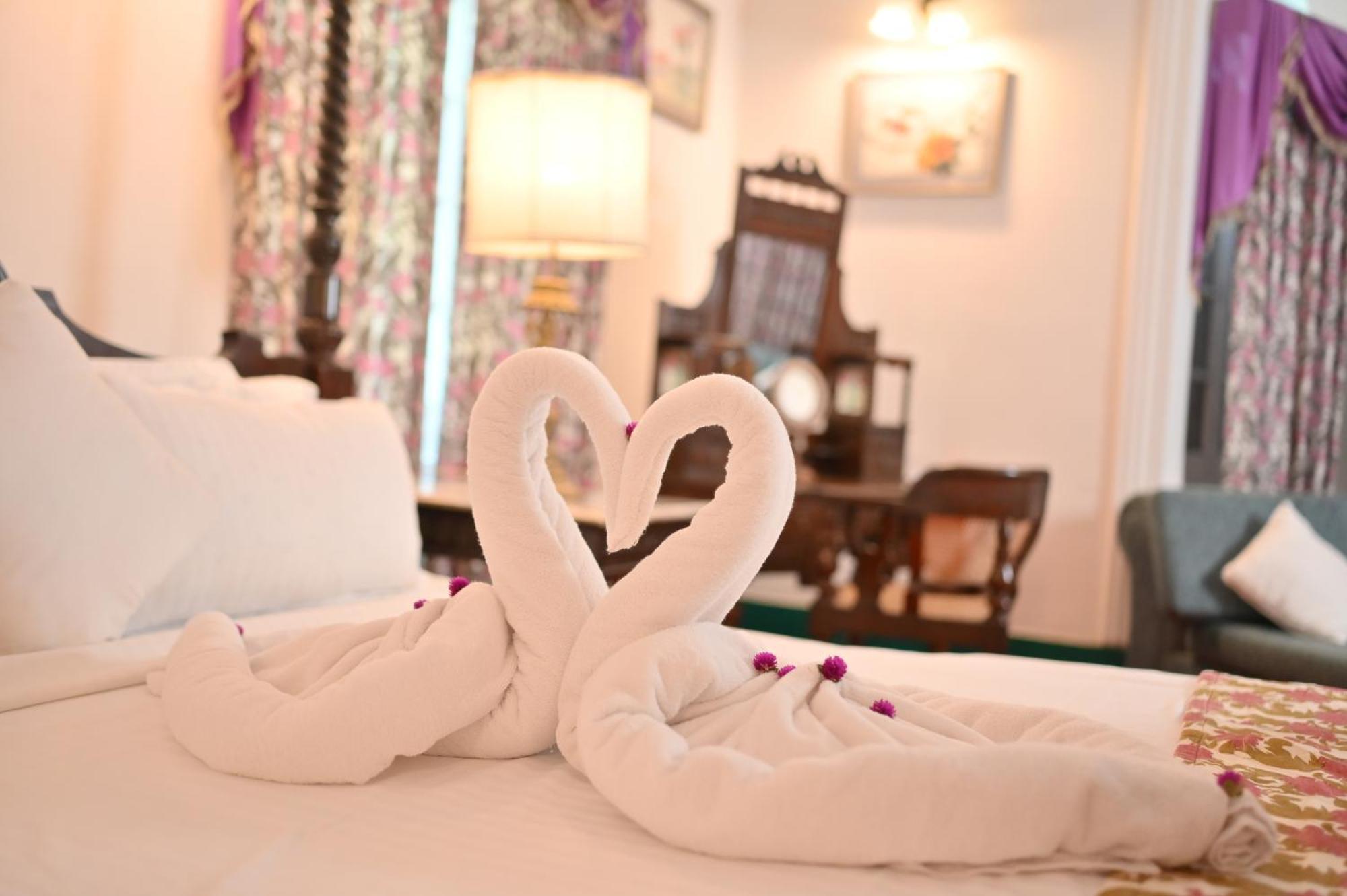Thengal Manor Hotel Jorhat Luaran gambar